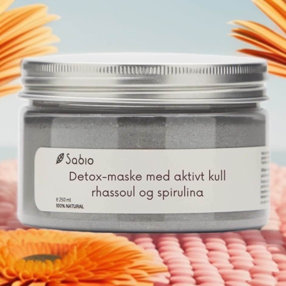 Detox-maske med aktivt kull, rhassoul og spirulina